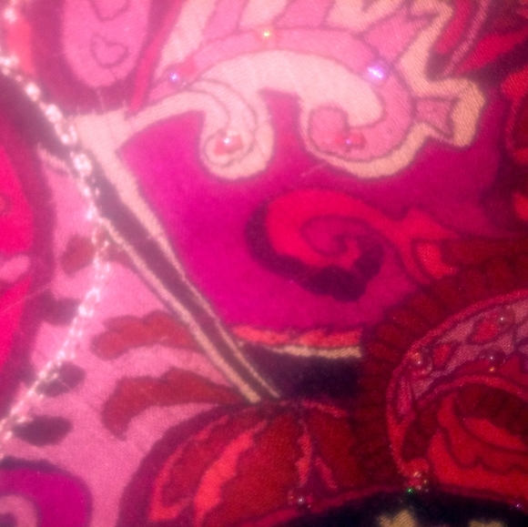 A beautiful camisole style top. - Picture 3 of 4